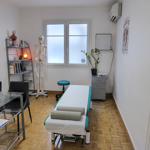Salle de consultation du cabinet d’ostéopathie d’Amélie Jéhanne à Antibes